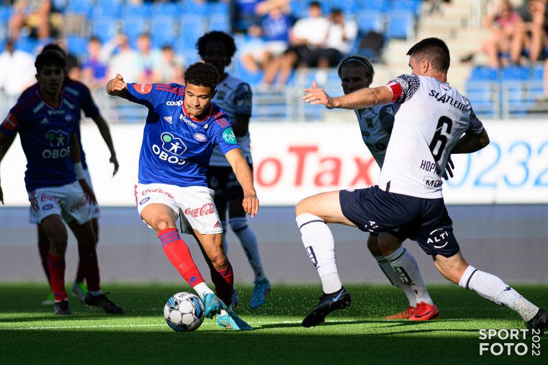 Jacob Dicko Eng med en nydelig soloprestasjon. Her fra Eliteseriekamp mot KBK (Foto: Morten Mitchell Larød / SPORTFOTO)