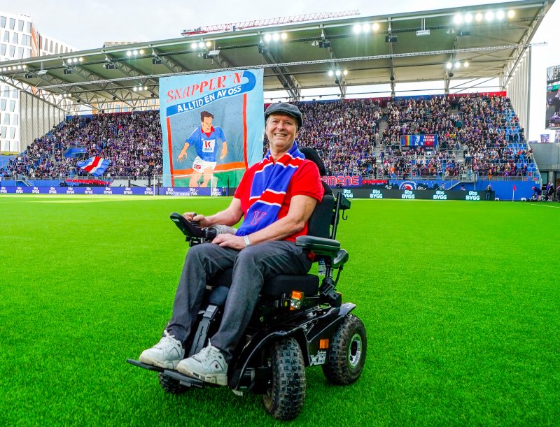 Egil "Snapper'n" Johansen ble hyllet på Intility Arena 16. mai i år (Foto: Lise Åserud / NTB)