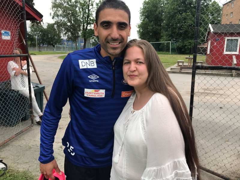 Linn Veronica Sparby fikk møte favorittspilleren sin (Foto: VIF Media)