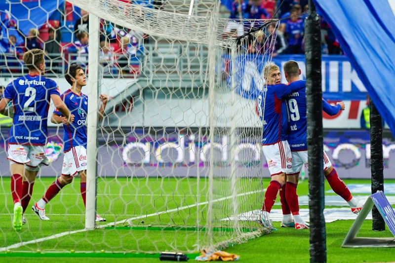Andrej Ilic jubler for sin første scoring i kongeblått (Foto: Lise Åserud / NTB)