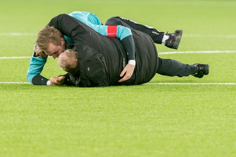 Gjermund og Premier League-eksport Kristoffer Klaesson jubler etter å ha sikret bronsemedalje (Foto: Terje Pedersen / NTB)