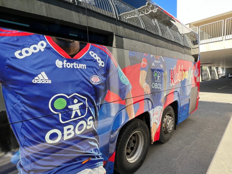 Viktig info til alle busser 👆🏼 (Foto: VIF Media)