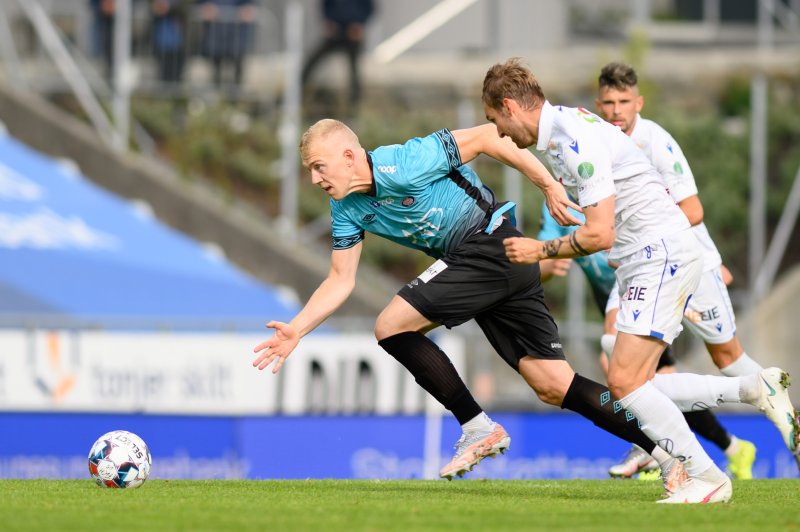 Etter en lovende start ble det tøffere for Henrik Bjørdal og co utover i oppgjøret mot Gent (Foto: Morten Mitchell Larød / SPORTFOTO)