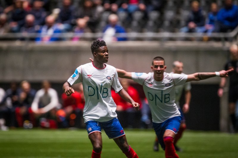 Ernest Agyiri og Aron Dønnum jubler for scoring