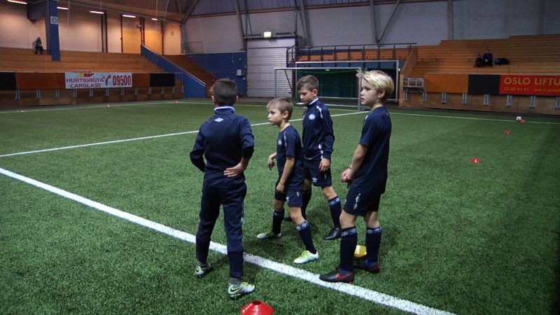 Vålerenga-gutter på trening i Vallhall