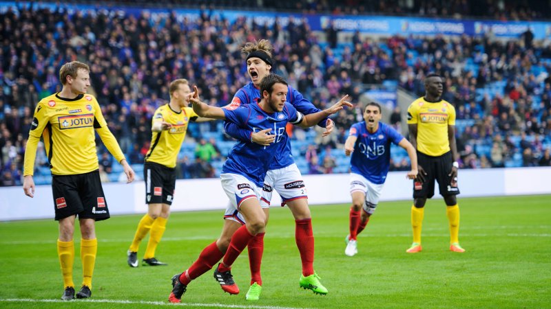 Jonatan Tollås Nation både scora og ble utvist i søndagens Eliteserie-kamp mot Sandefjord (Foto: DIgitalsport)