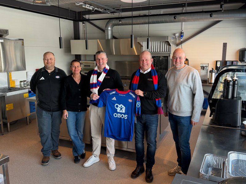 Fra venstre: Frank-Ove Hansen, Veronika Paulmann, Kent Sørensen, Finn-Egil Borge og Ronnie Bergheim (Foto: Vålerenga)