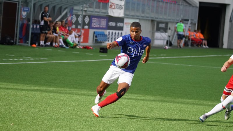 Kevin Ogudugu putta mot Stabæk, men kunne ikke hindre at bæringene stakk av med seieren (Foto: Kenneth Berger)